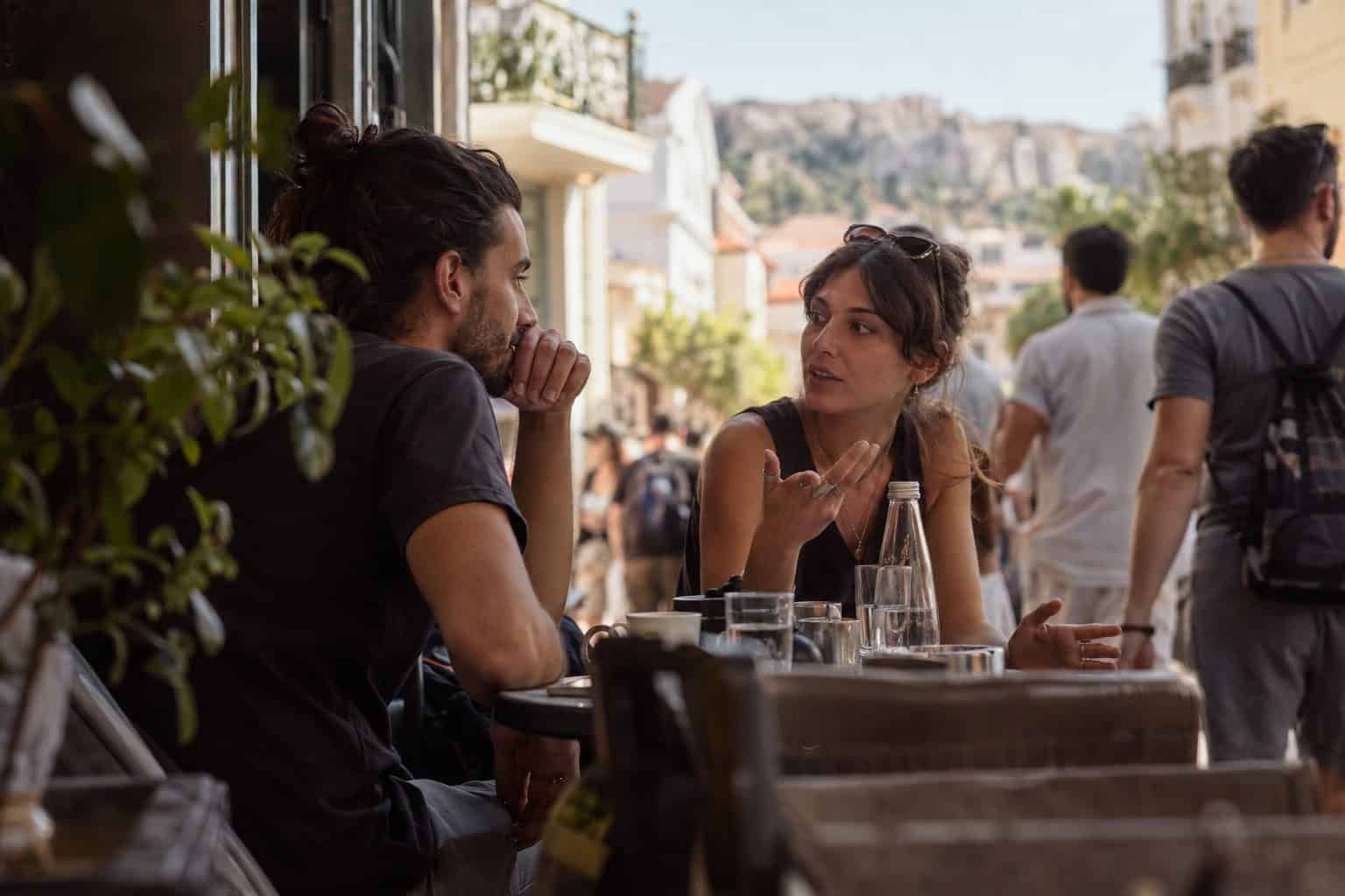 Παρακαλώ ανέβασε την εικόνα ή περιέγραψε το θέμα του άρθρου, ώστε να δημιουργήσω ένα alt κείμενο ~100 χαρακτήρων στα ελληνικά που περιγράφει τα εμφανή και συνδέεται με το θέμα.